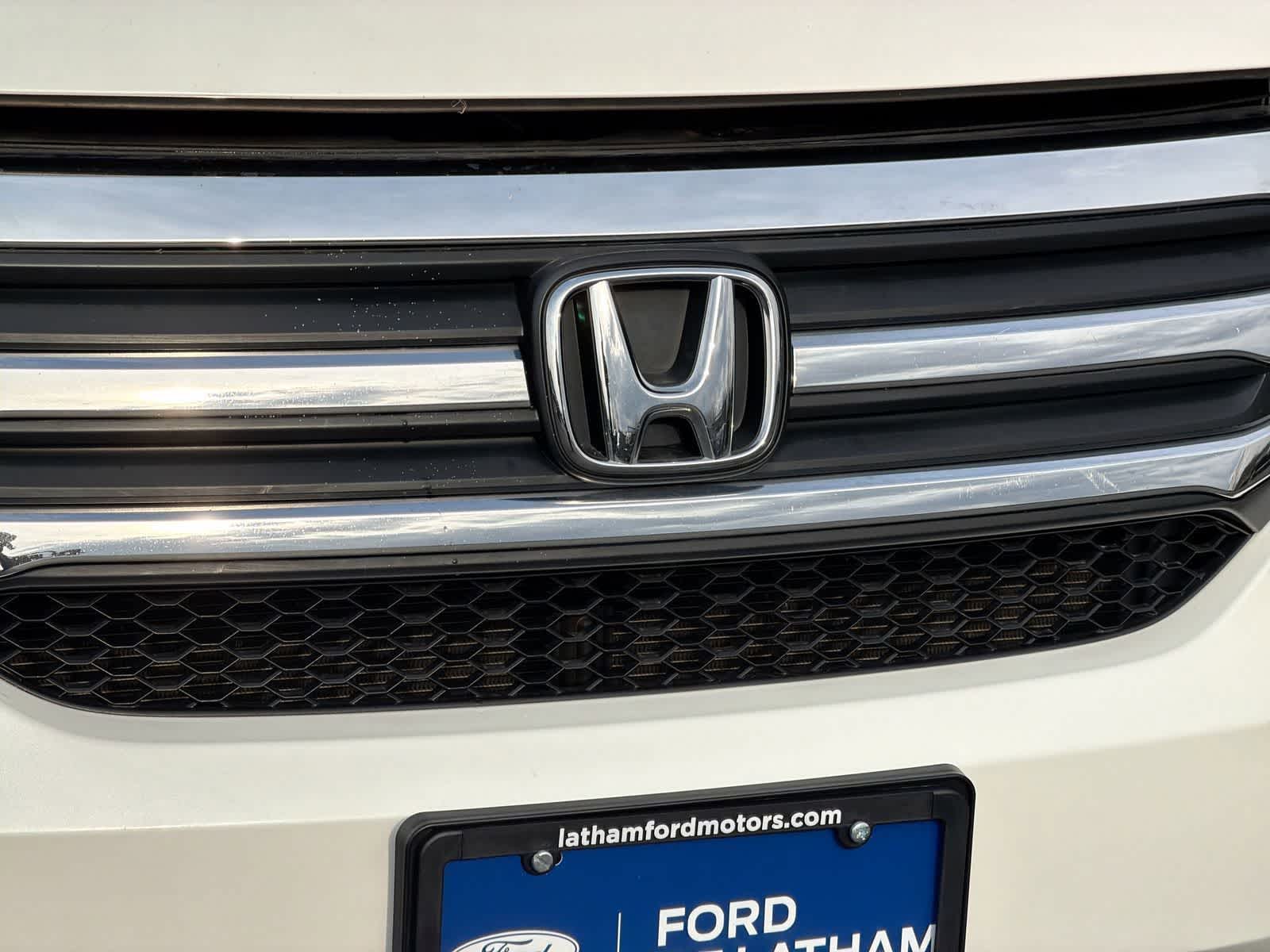 Thumbnail: 2018 Honda Pilot - 12