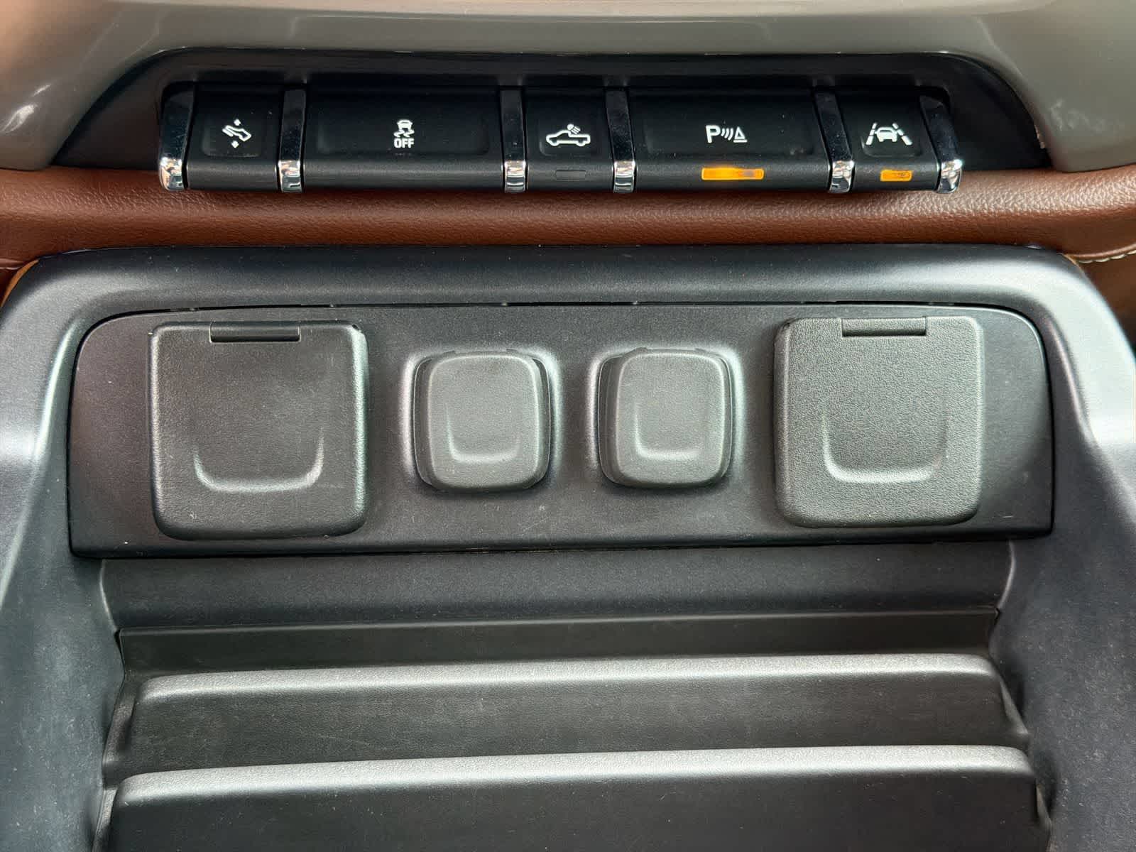 Thumbnail: 2018 Chevrolet Silverado 1500 - 33