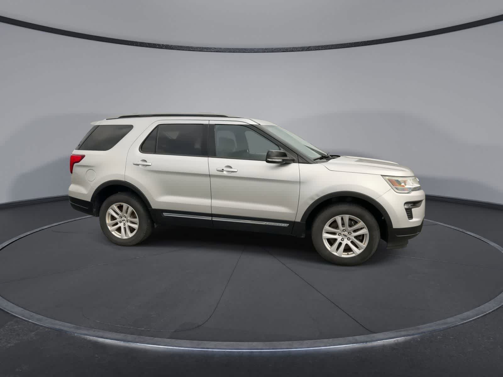 Thumbnail: 2018 Ford Explorer - 9