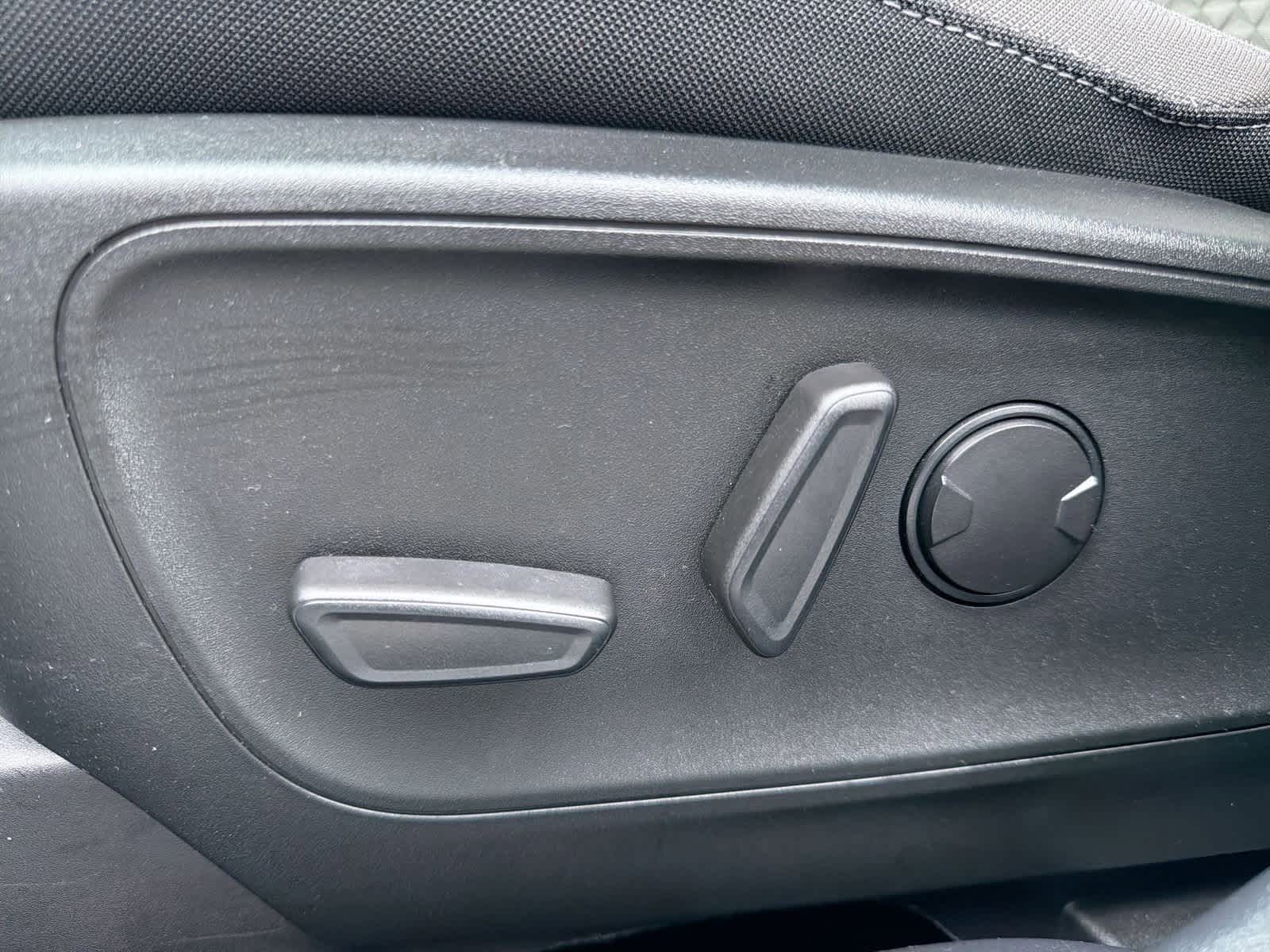 Thumbnail: 2022 Ford Escape - 18