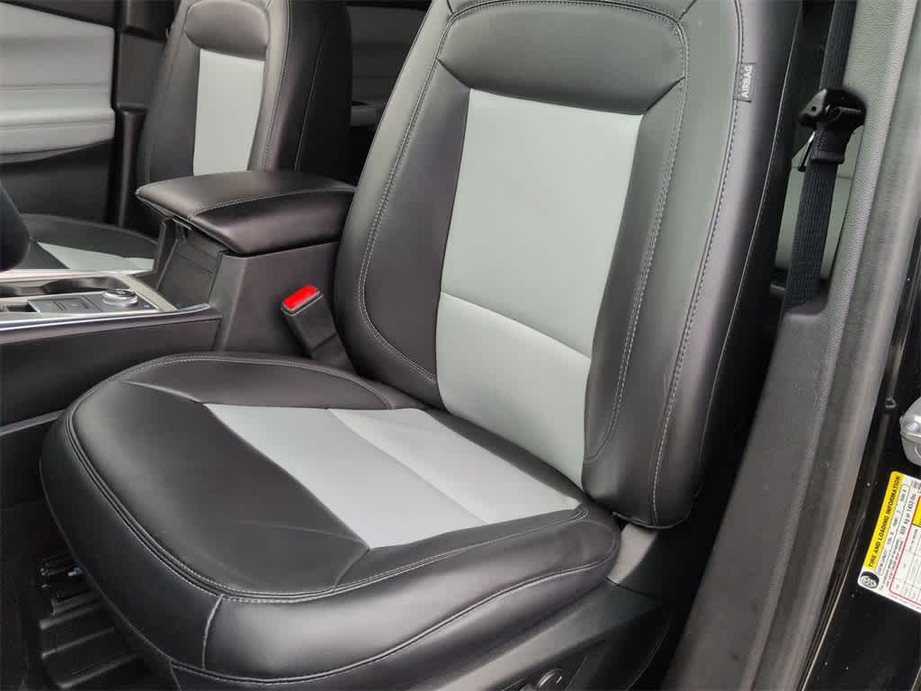 Thumbnail: 2022 Ford Explorer - 17