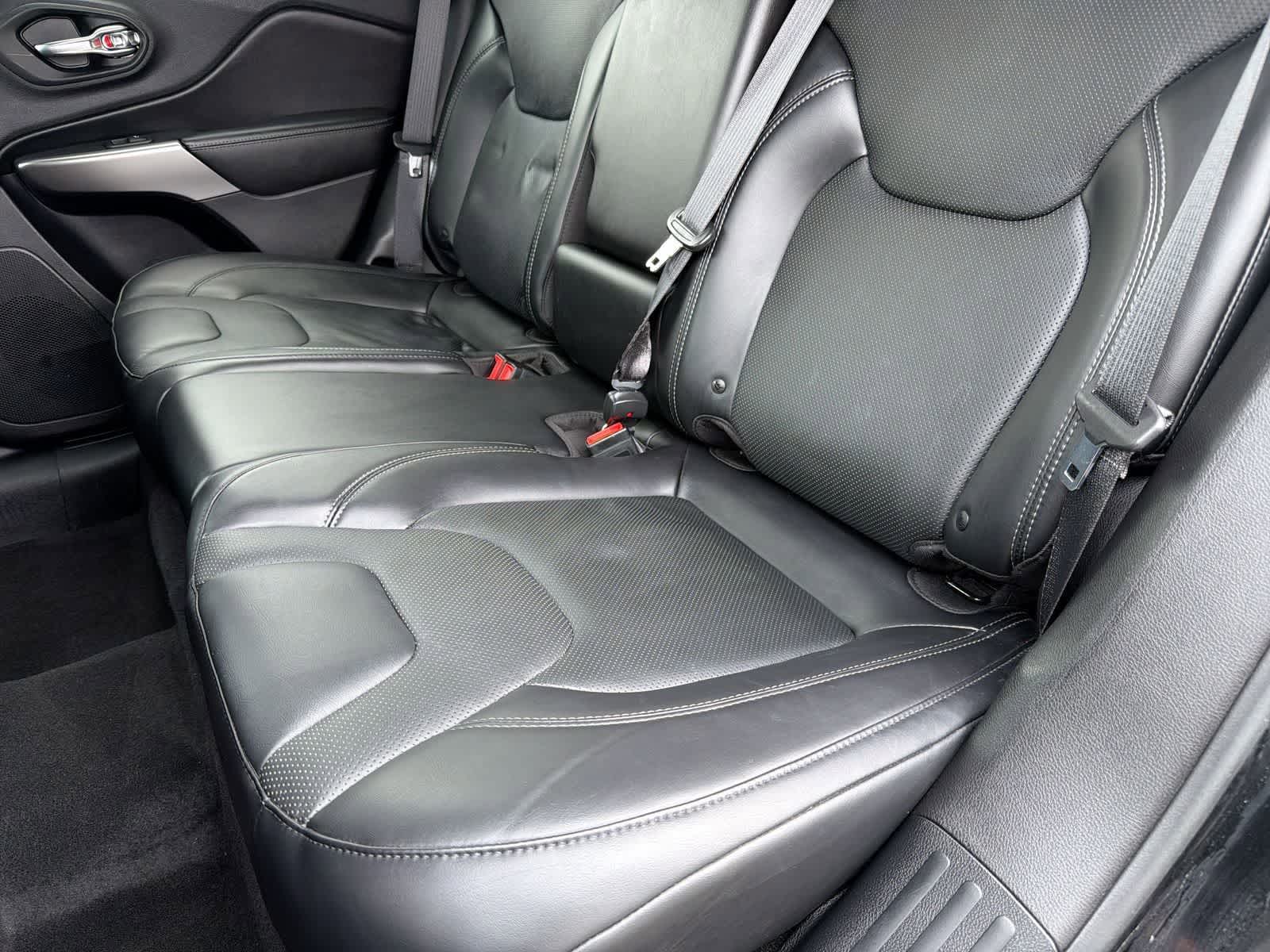 Thumbnail: 2019 Jeep Cherokee - 20