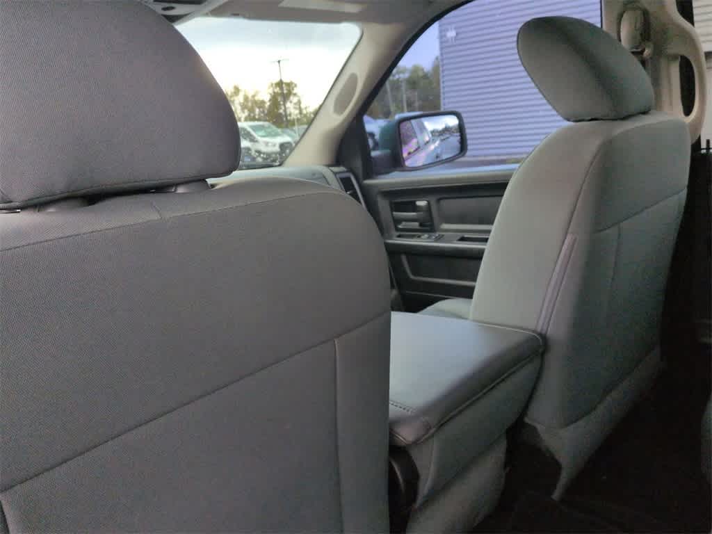 Thumbnail: 2019 RAM 1500 Classic - 19