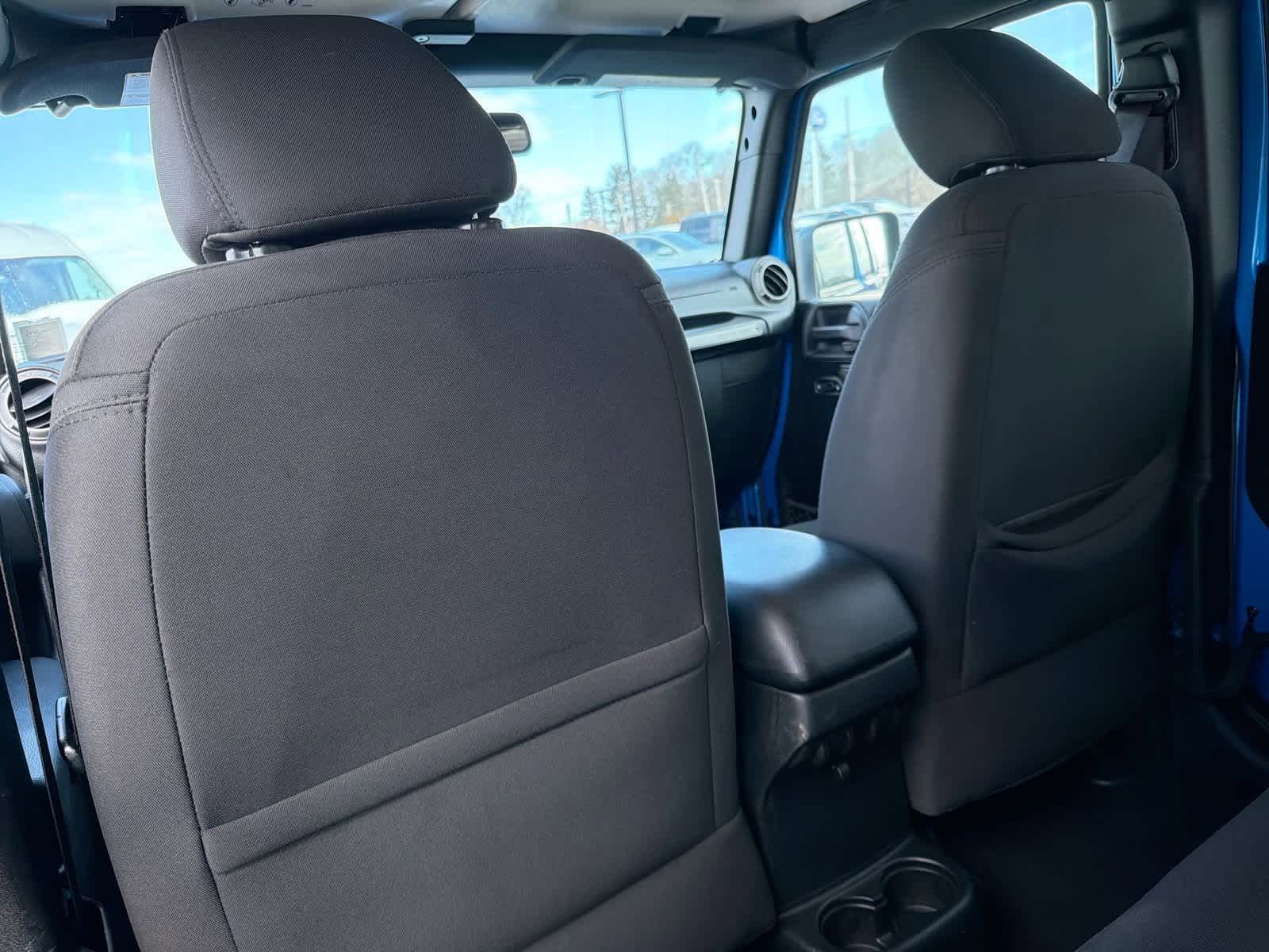 Thumbnail: 2016 Jeep Wrangler - 19