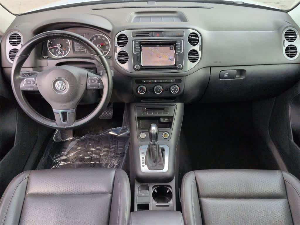 Thumbnail: 2016 Volkswagen Tiguan - 16