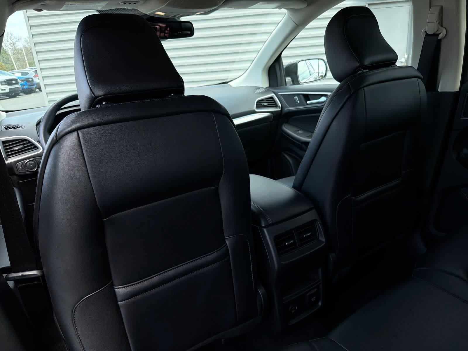 Thumbnail: 2022 Ford Edge - 19