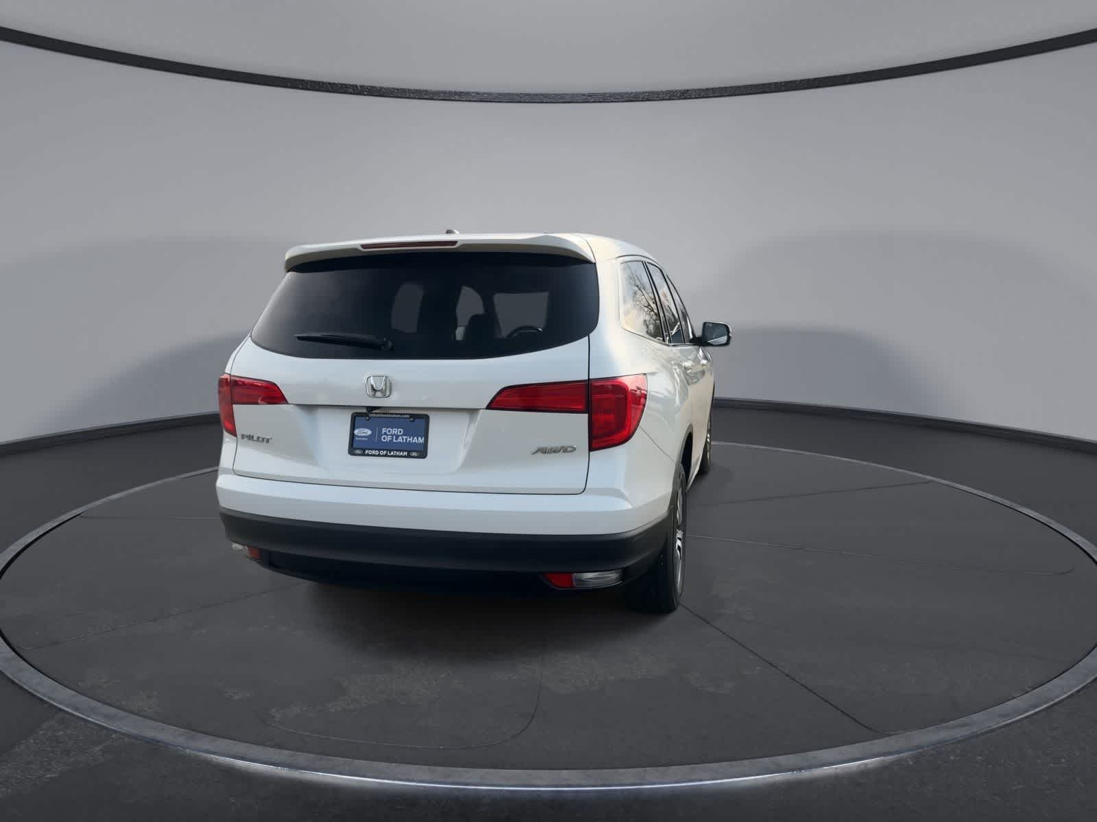 Thumbnail: 2018 Honda Pilot - 7