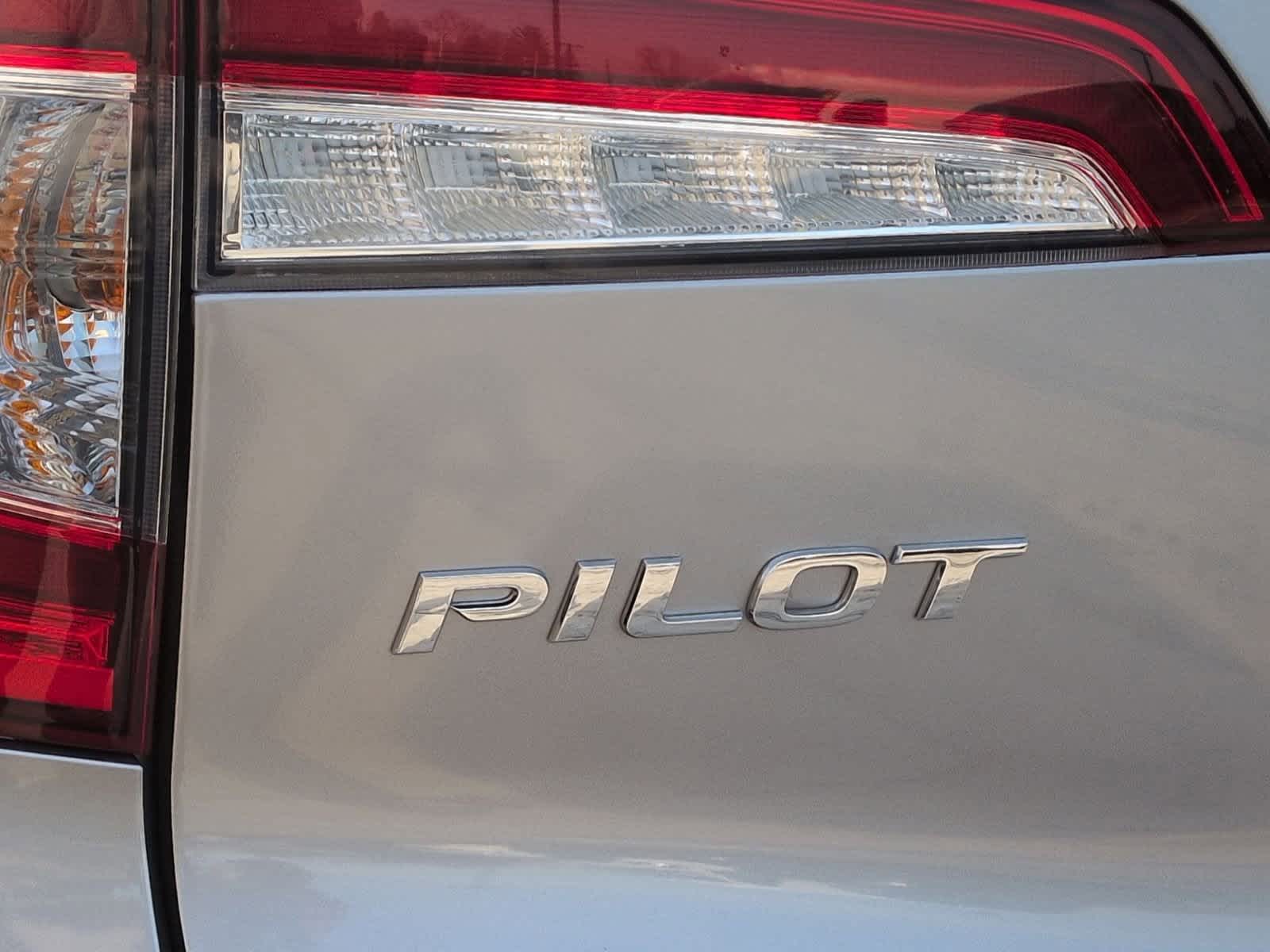 Thumbnail: 2020 Honda Pilot - 13