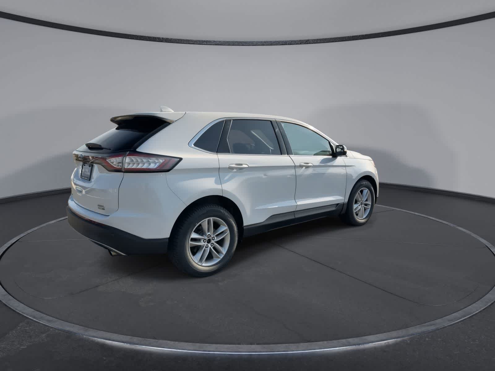 Thumbnail: 2016 Ford Edge - 8