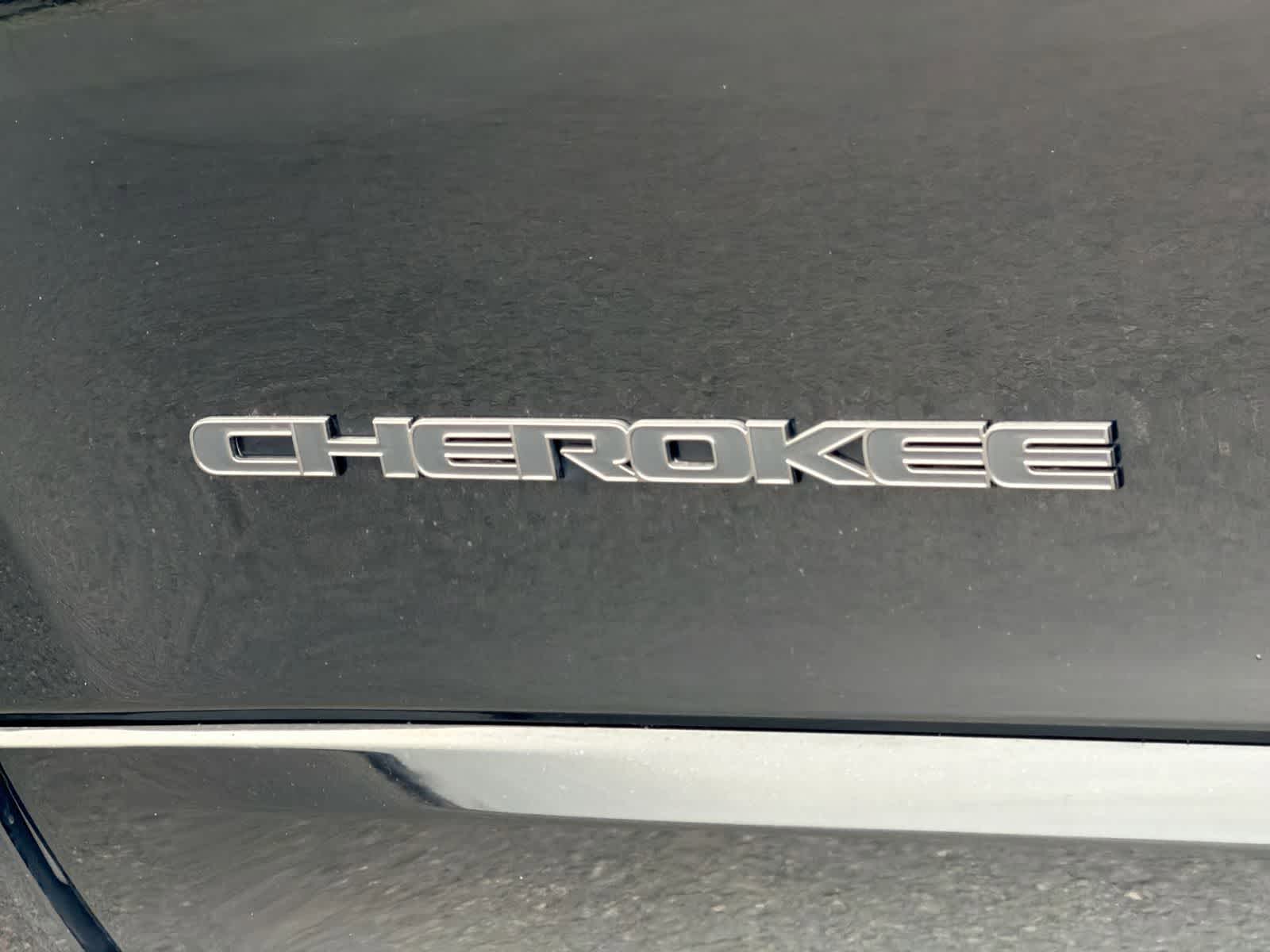 Thumbnail: 2019 Jeep Cherokee - 13