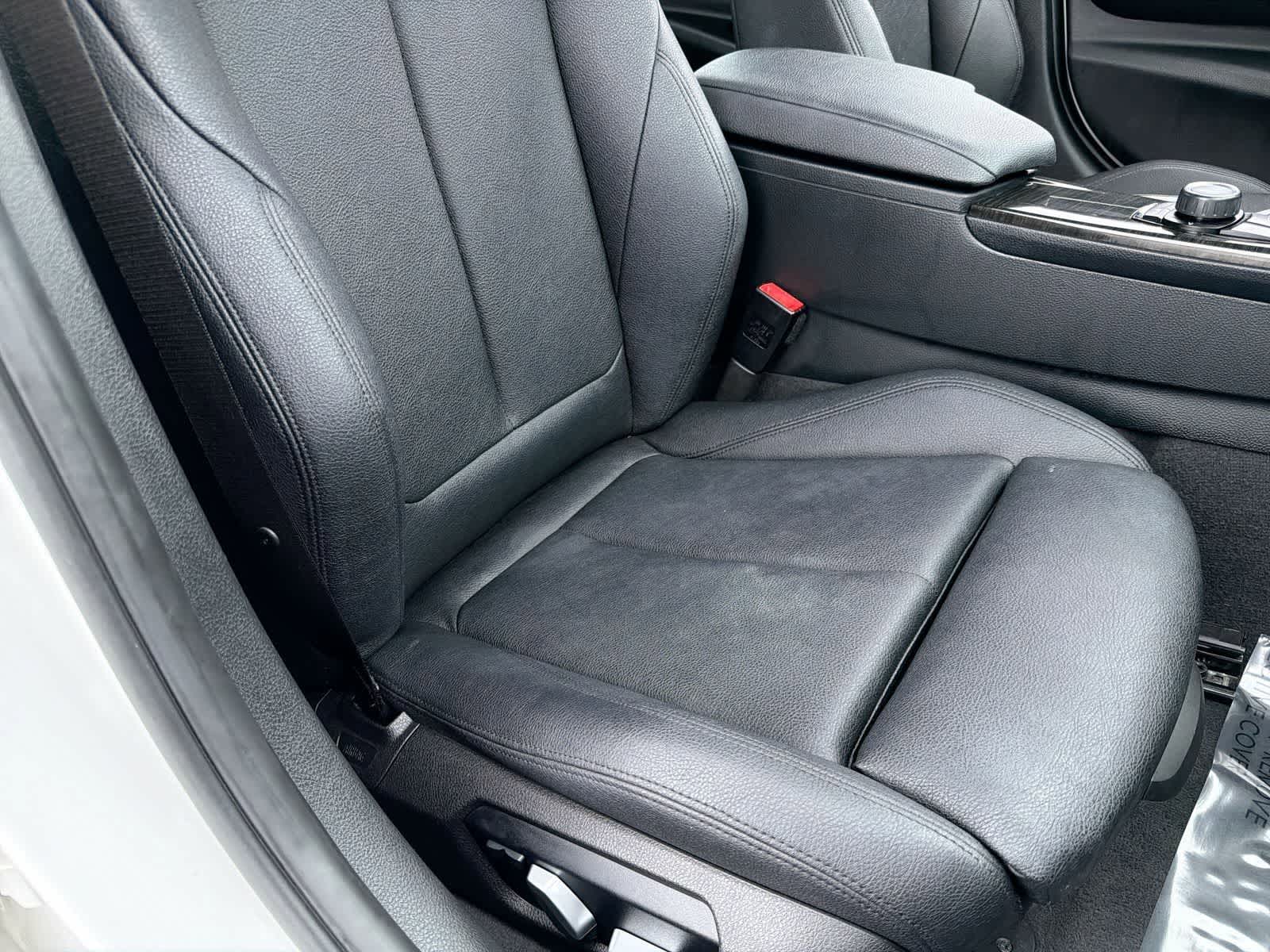 Thumbnail: 2018 BMW 3 Series - 22