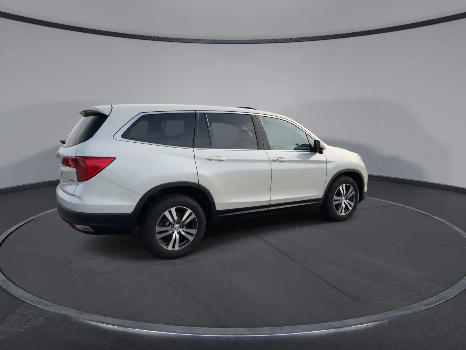 Thumbnail: 2018 Honda Pilot - 8