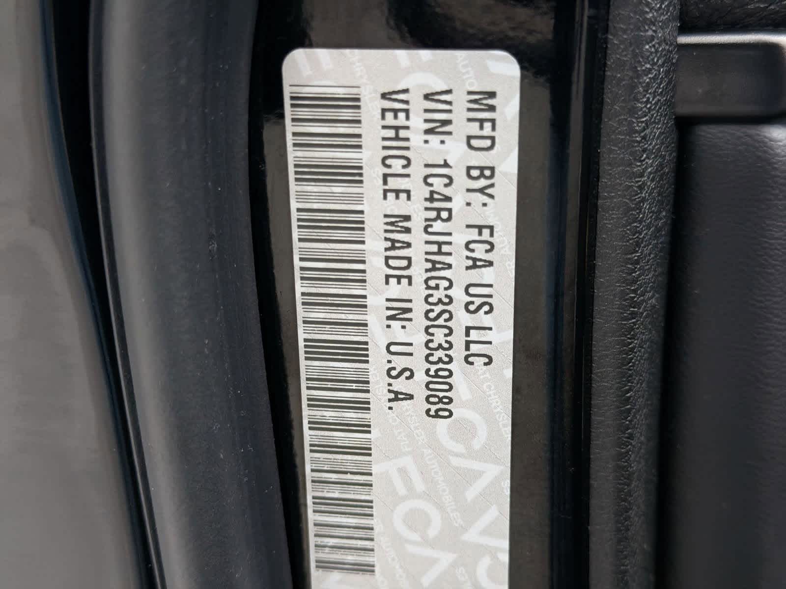 Thumbnail: 2025 Jeep Grand Cherokee - 38