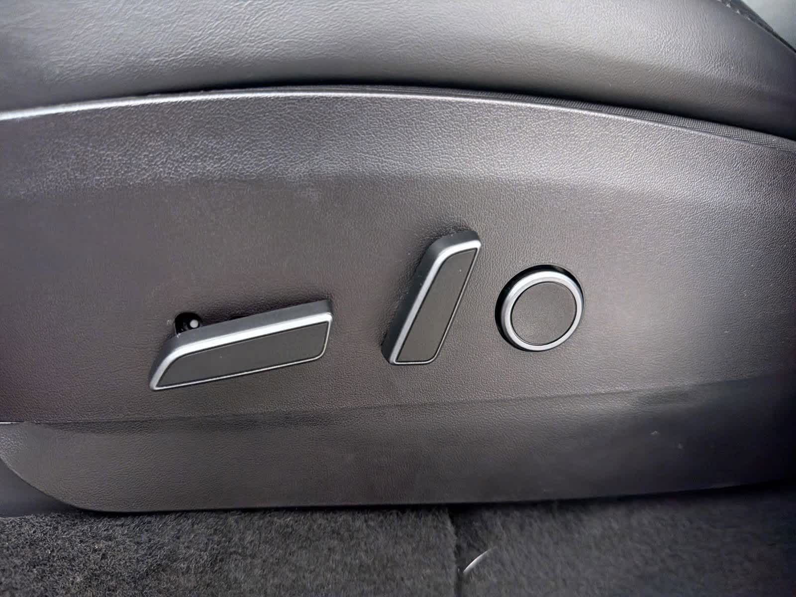 Thumbnail: 2022 Tesla Model Y - 18