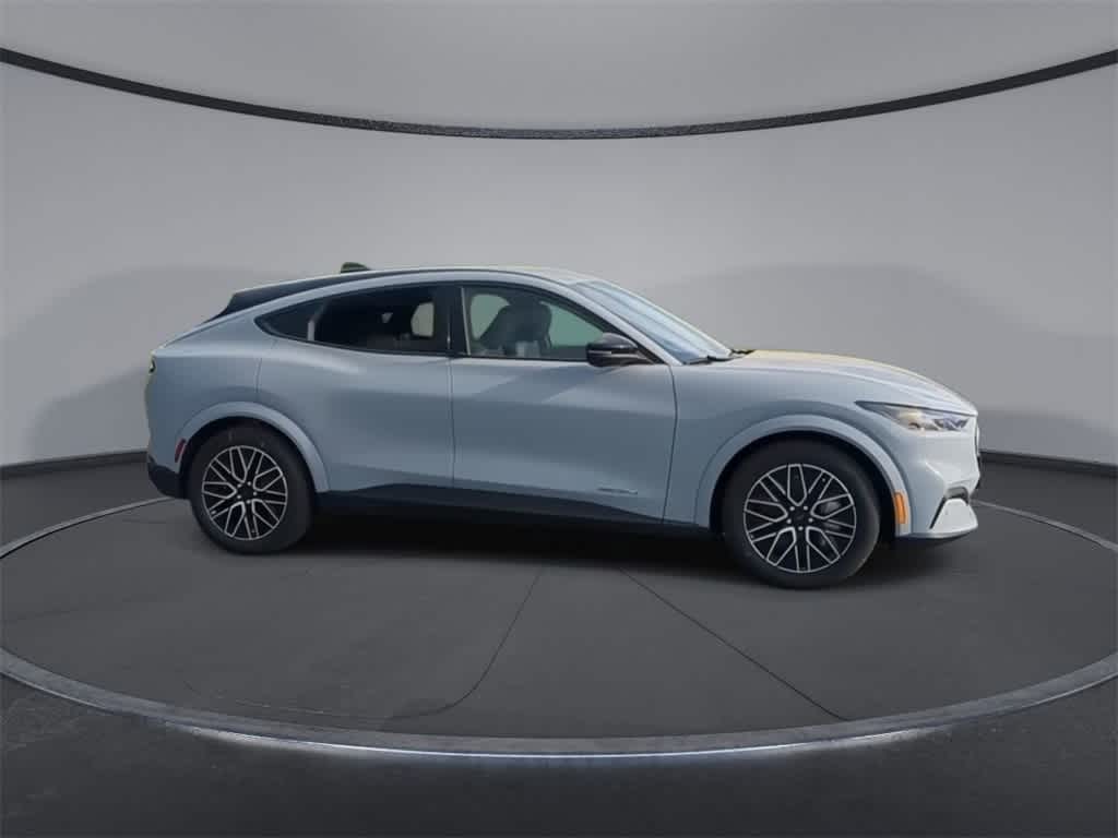 2025 Ford Mustang Mach-E Premium 9
