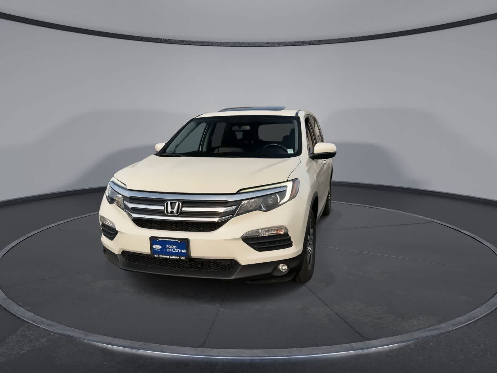 Thumbnail: 2018 Honda Pilot - 3