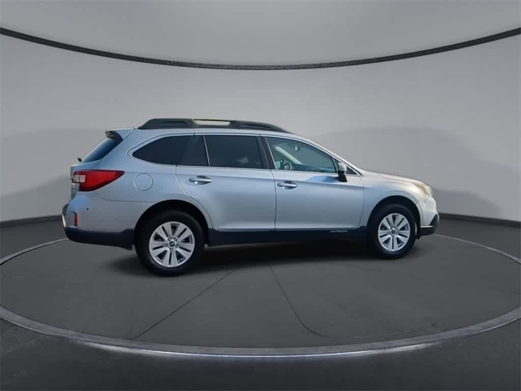 Thumbnail: 2015 Subaru Outback - 9