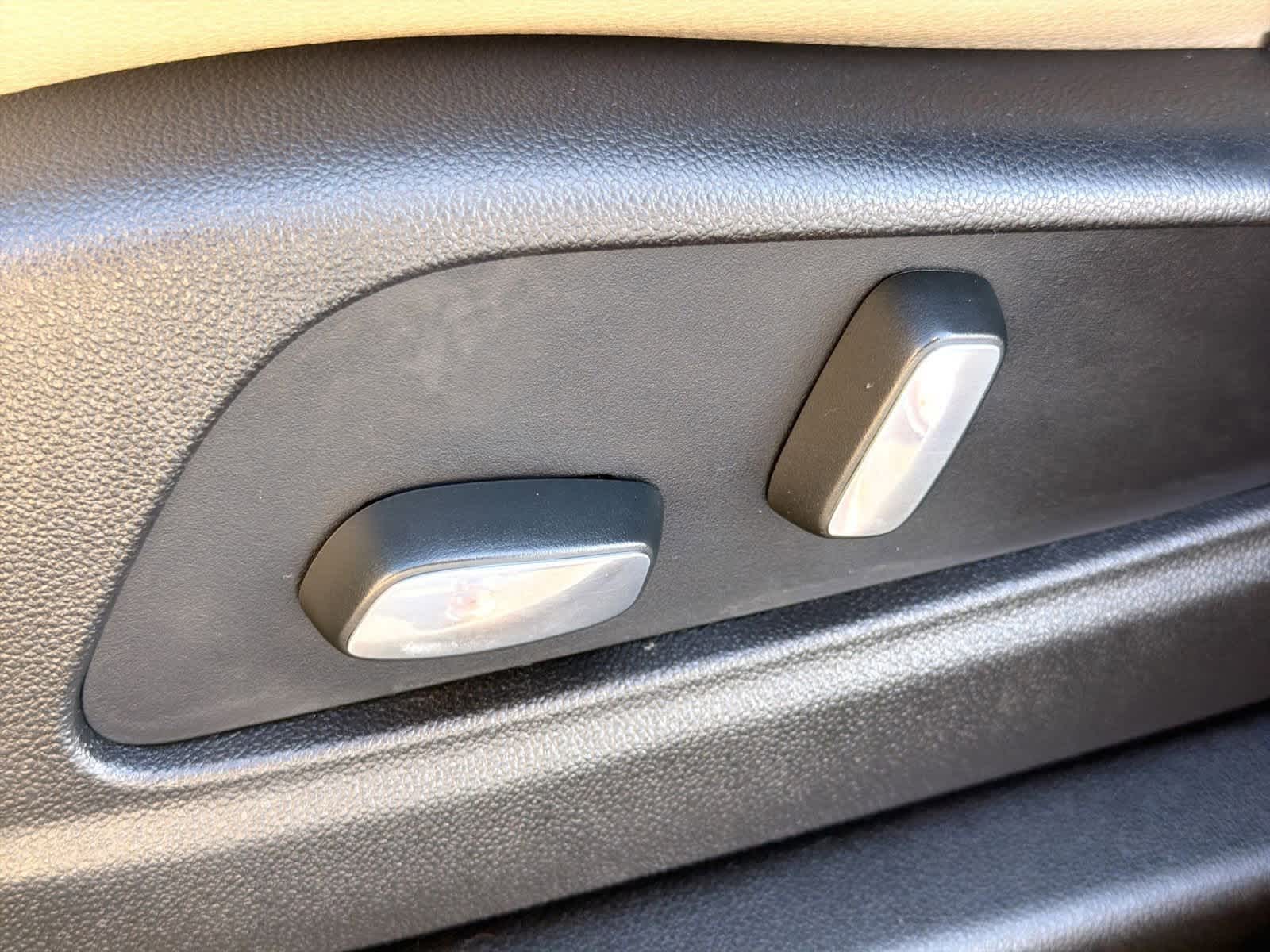 Thumbnail: 2018 Cadillac XT5 - 18