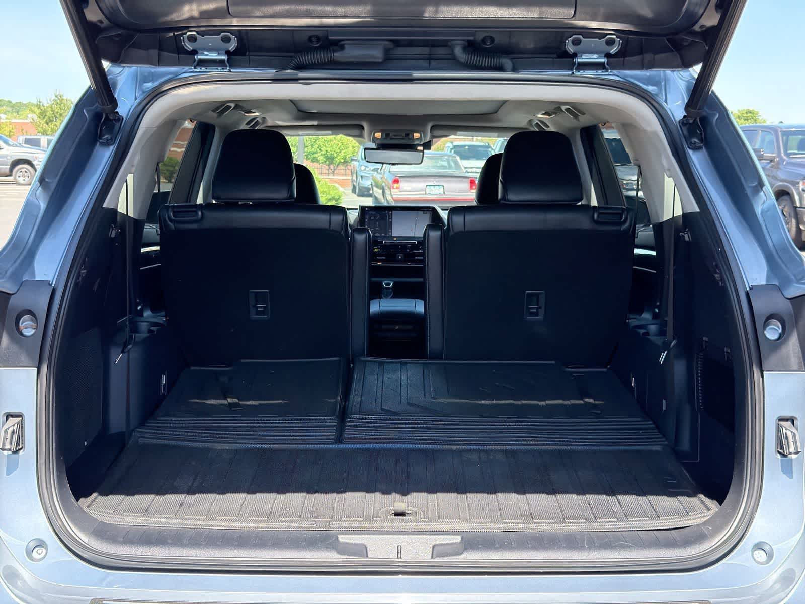 Thumbnail: 2020 Toyota Highlander - 28
