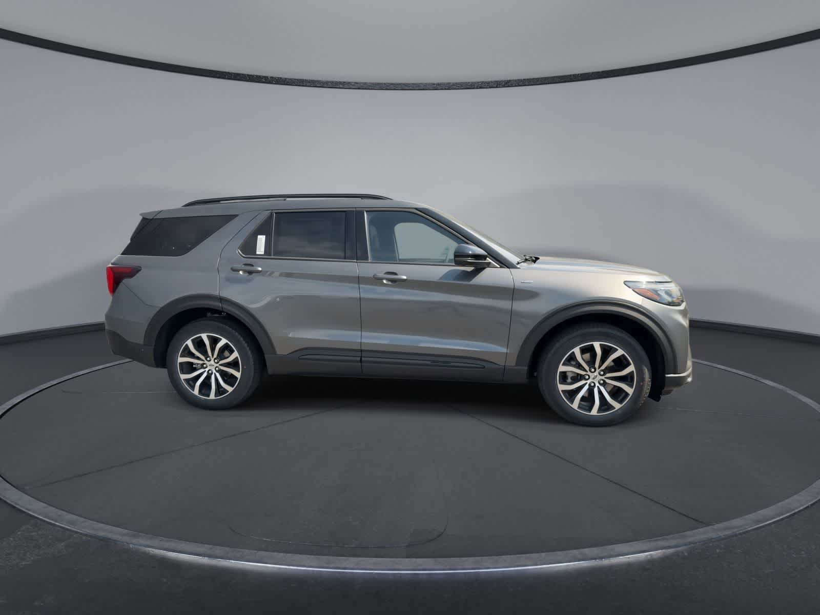 Thumbnail: 2026 Ford Explorer - 9