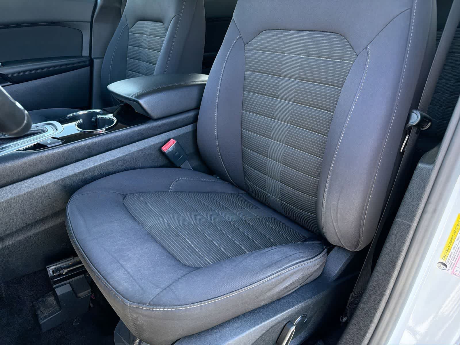 Thumbnail: 2016 Ford Edge - 17