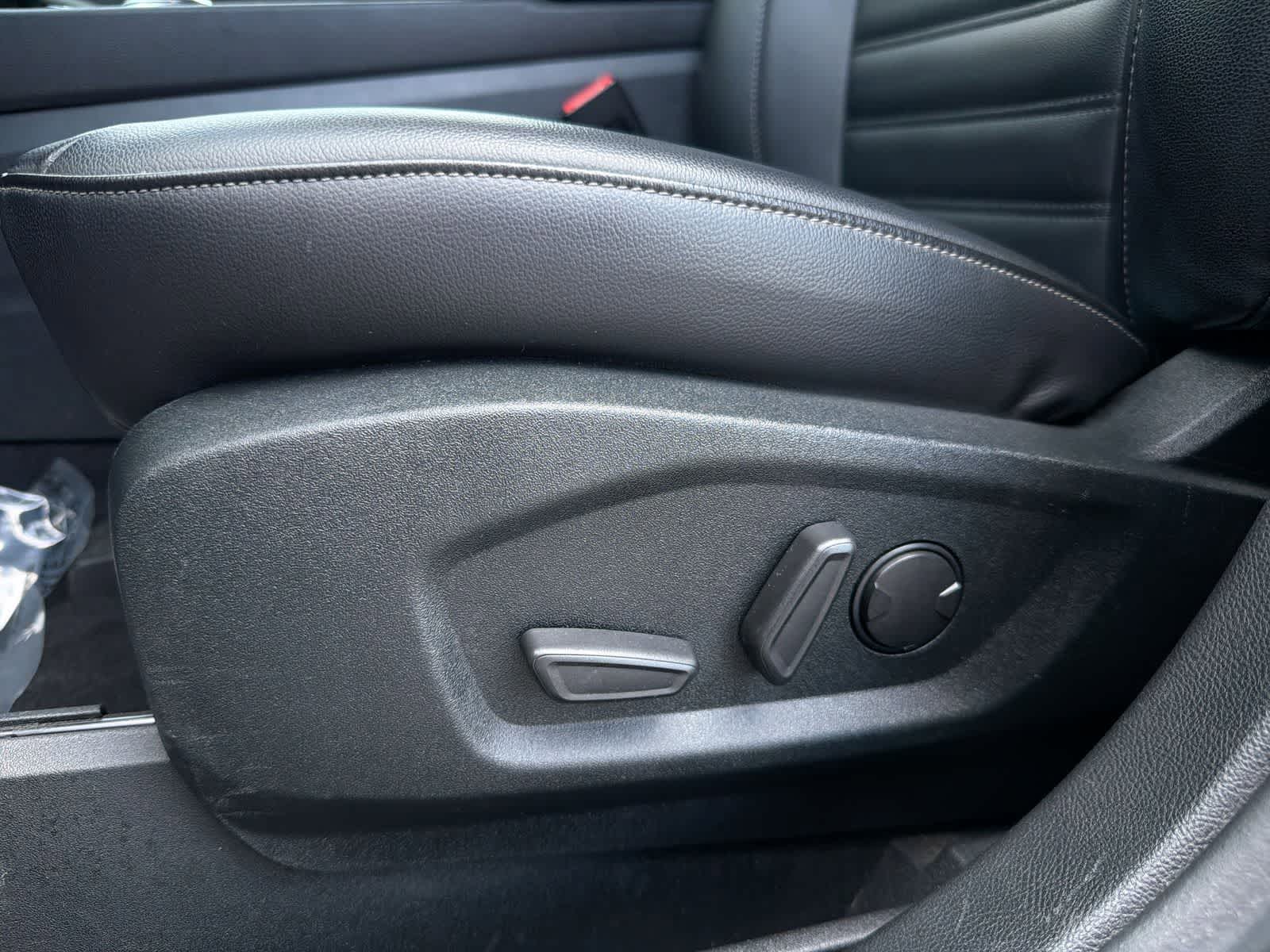 Thumbnail: 2022 Ford Edge - 18