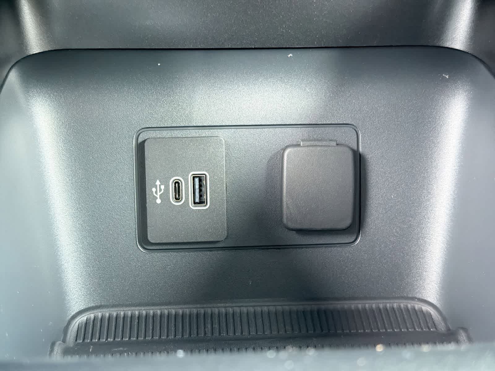 Thumbnail: 2026 Ford Explorer - 33