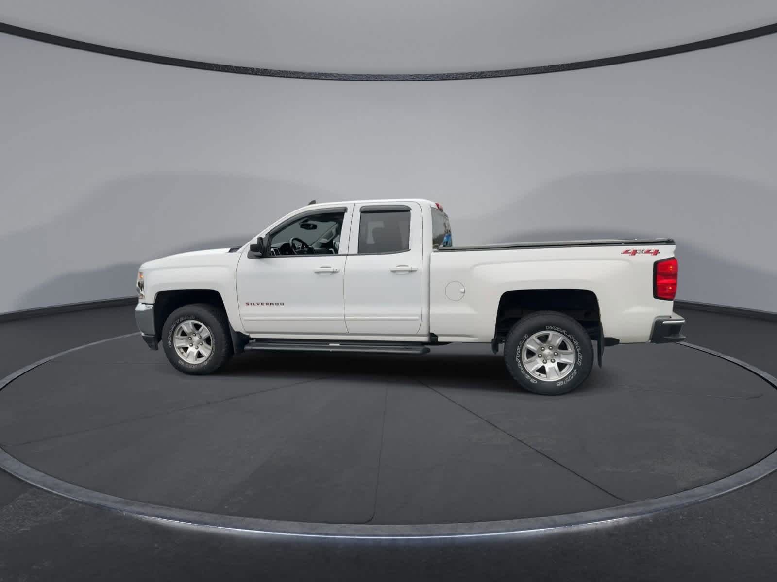 Thumbnail: 2018 Chevrolet Silverado 1500 - 5