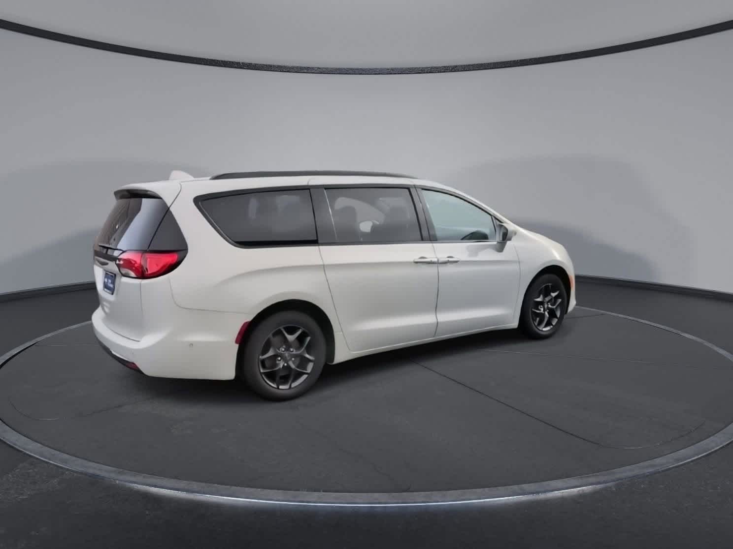 Thumbnail: 2020 Chrysler Pacifica - 8