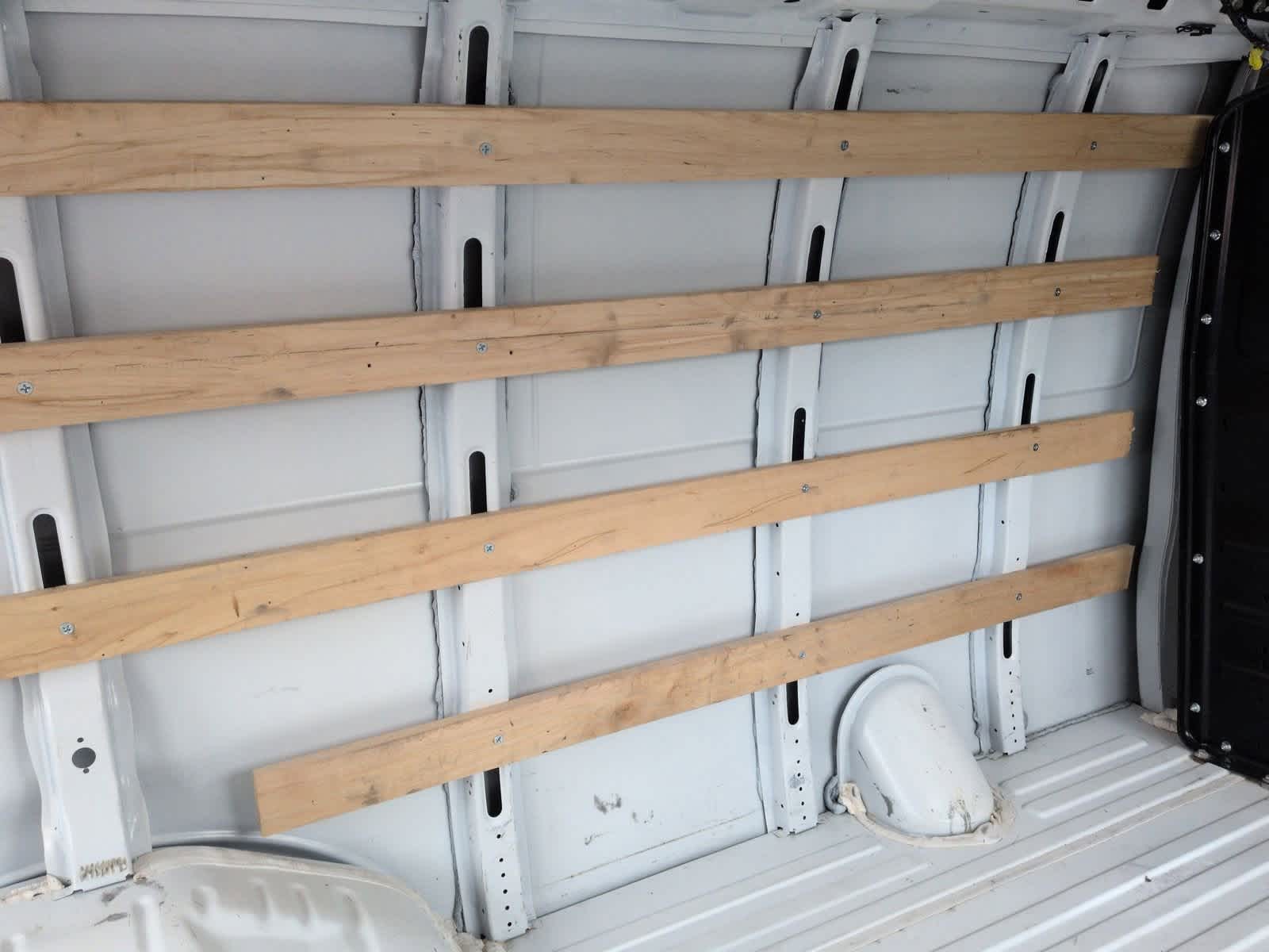 Thumbnail: 2018 GMC Savana - 21