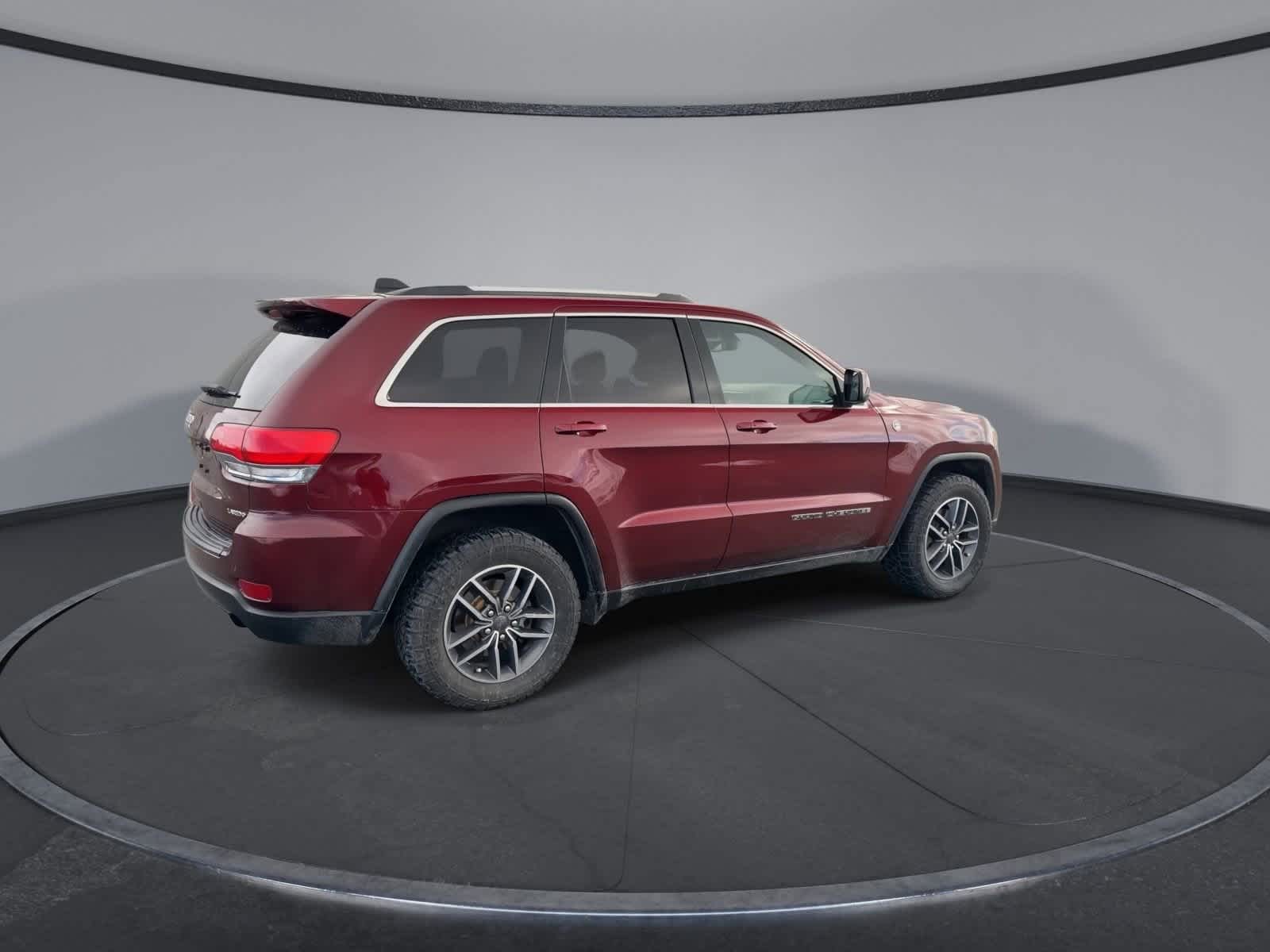 Thumbnail: 2019 Jeep Grand Cherokee - 8