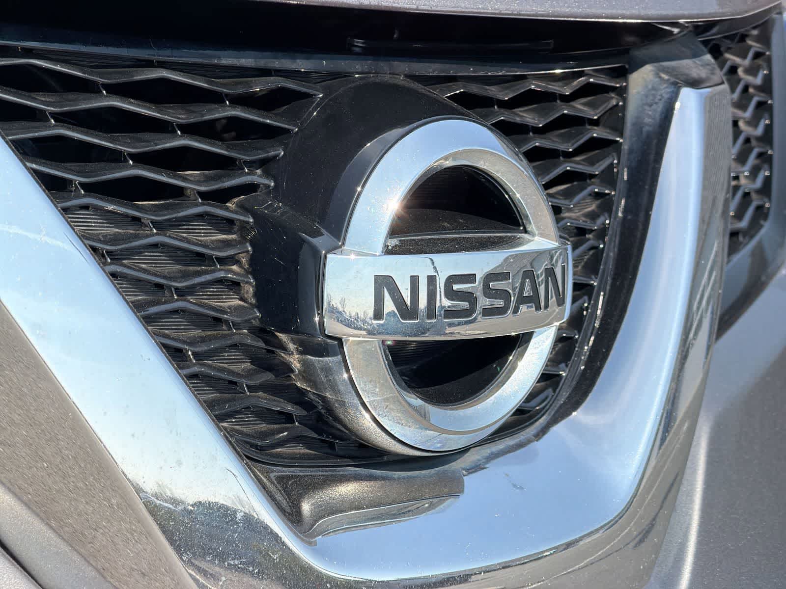 Thumbnail: 2016 Nissan Rogue - 12