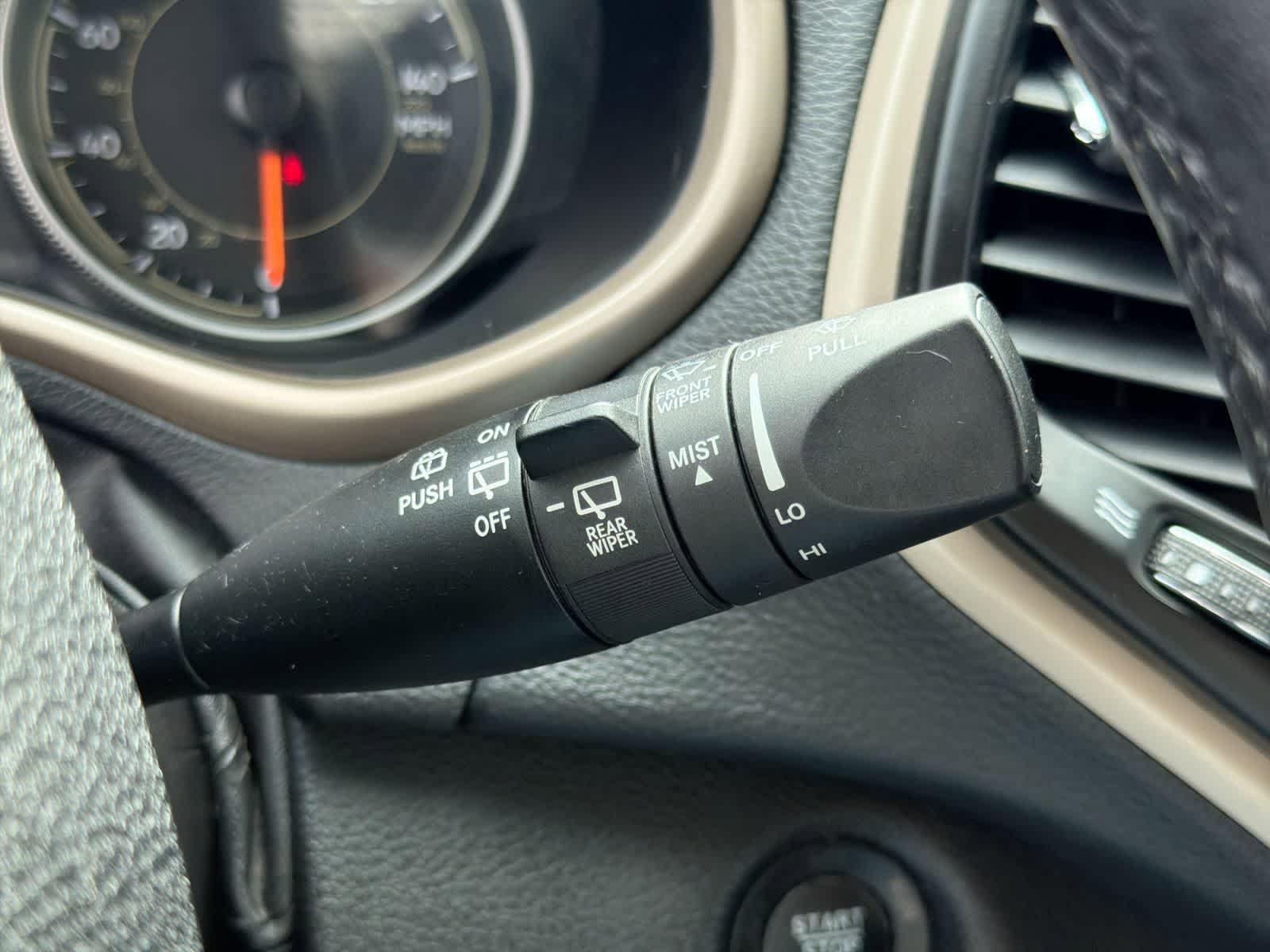 Thumbnail: 2016 Jeep Cherokee - 27