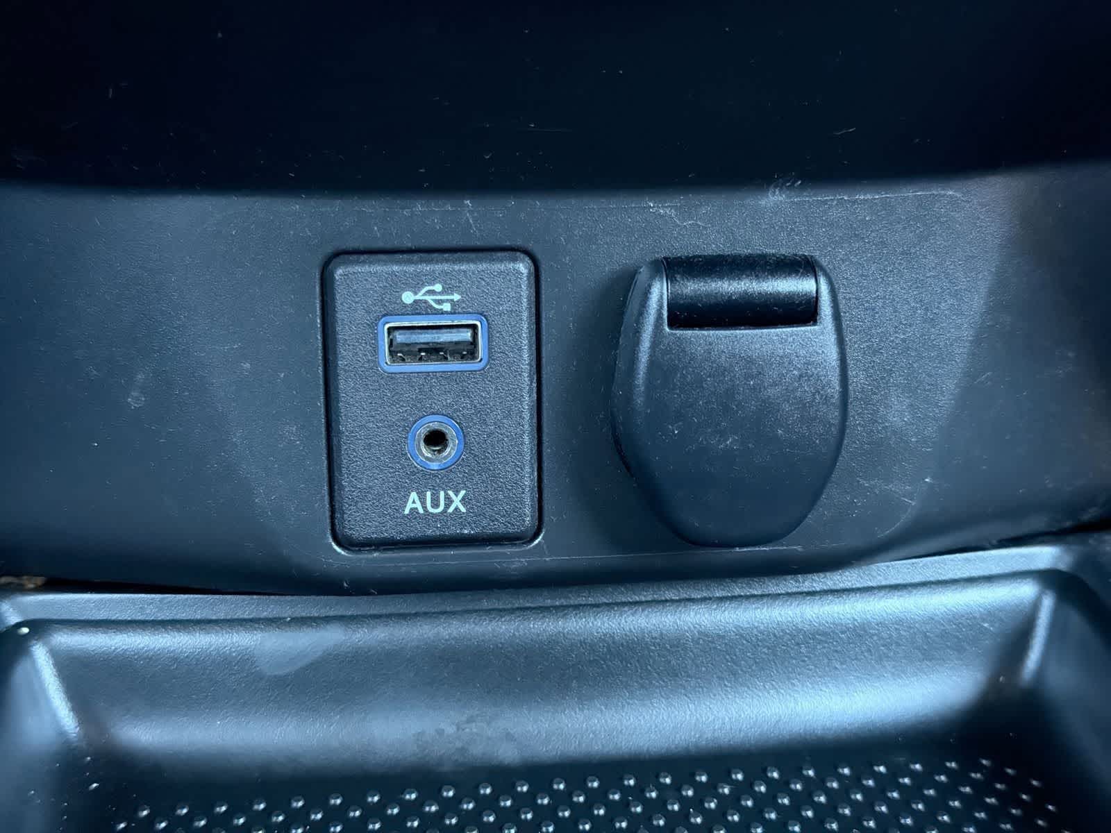 Thumbnail: 2017 Nissan Rogue - 31