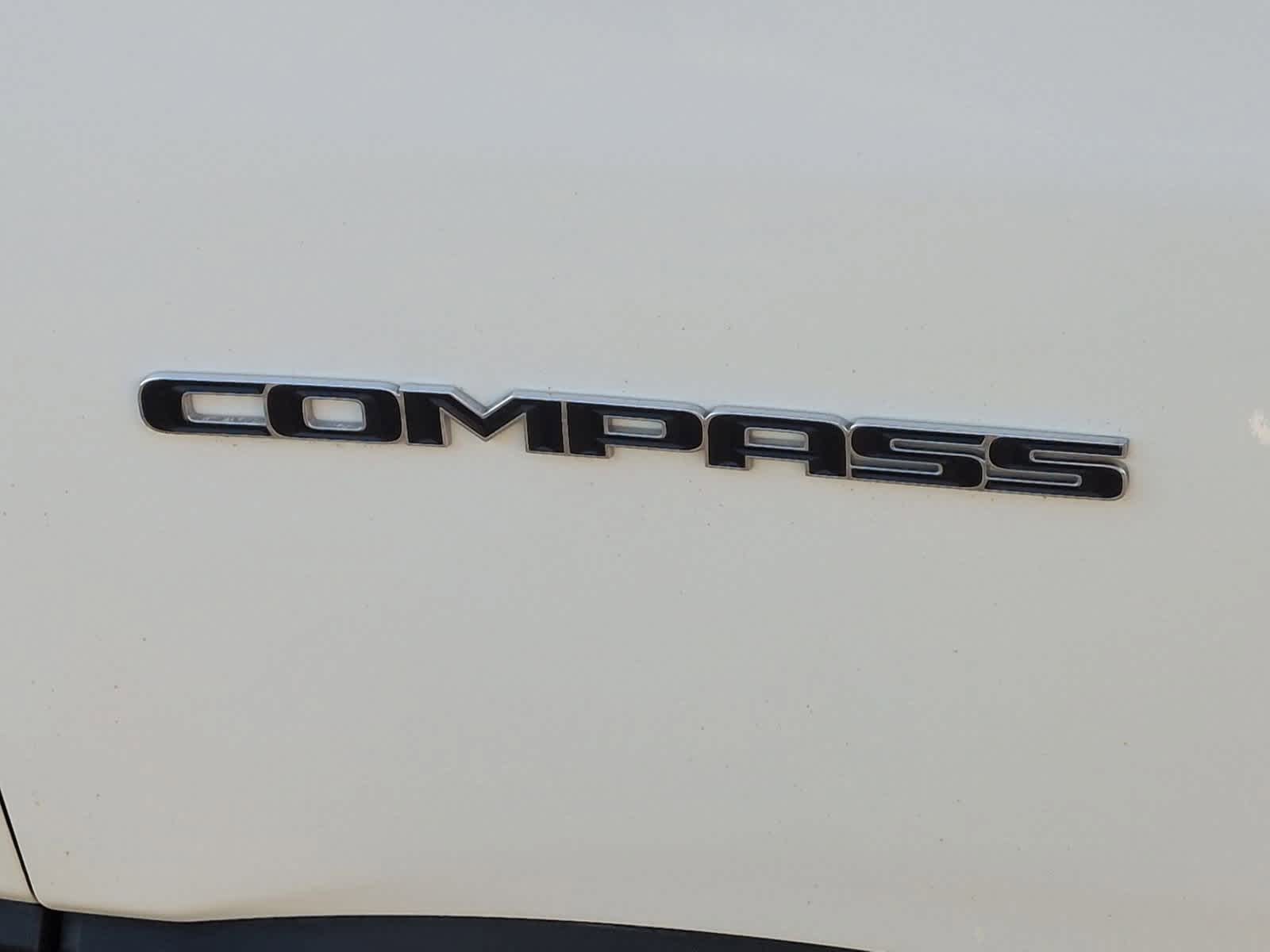 Thumbnail: 2018 Jeep Compass - 13