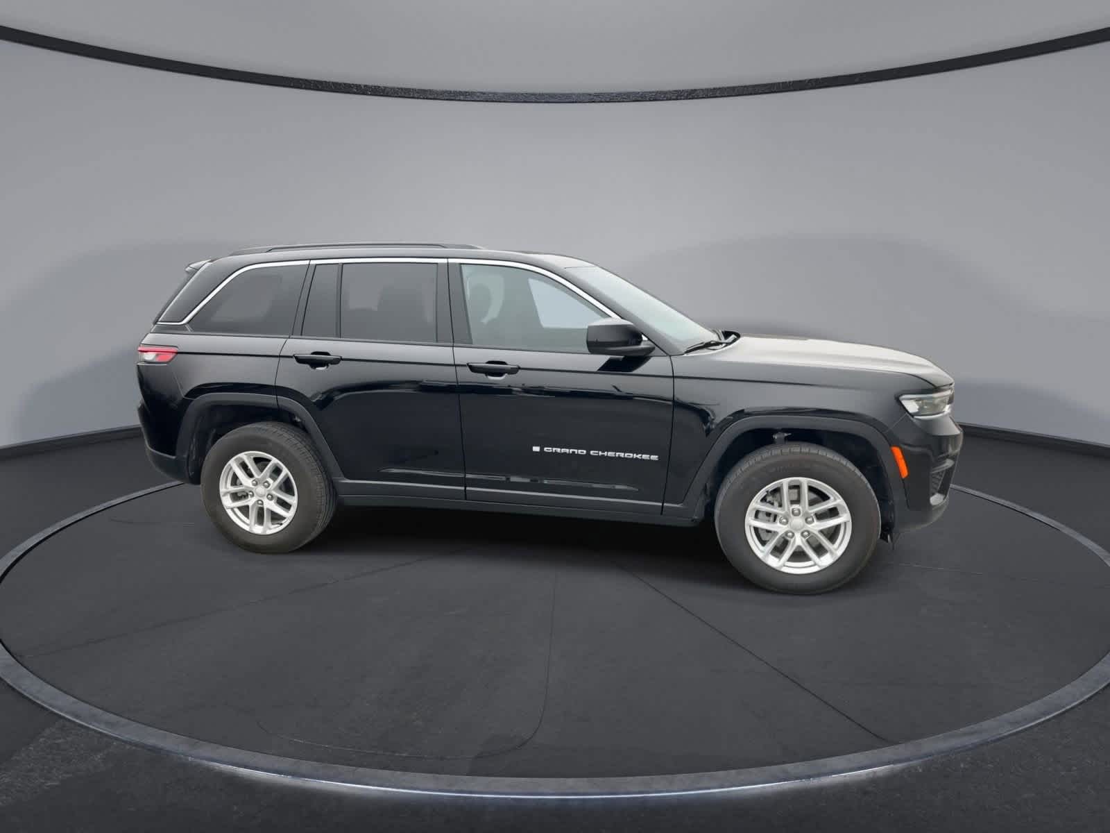 Thumbnail: 2025 Jeep Grand Cherokee - 9