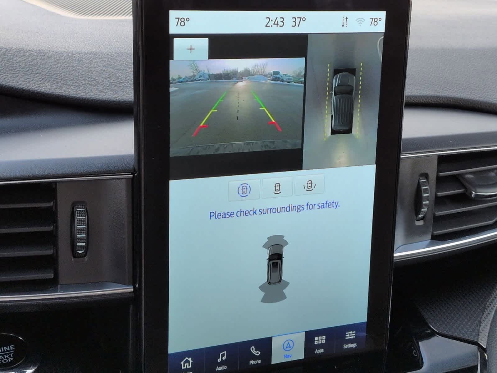 Thumbnail: 2023 Ford Explorer - 32