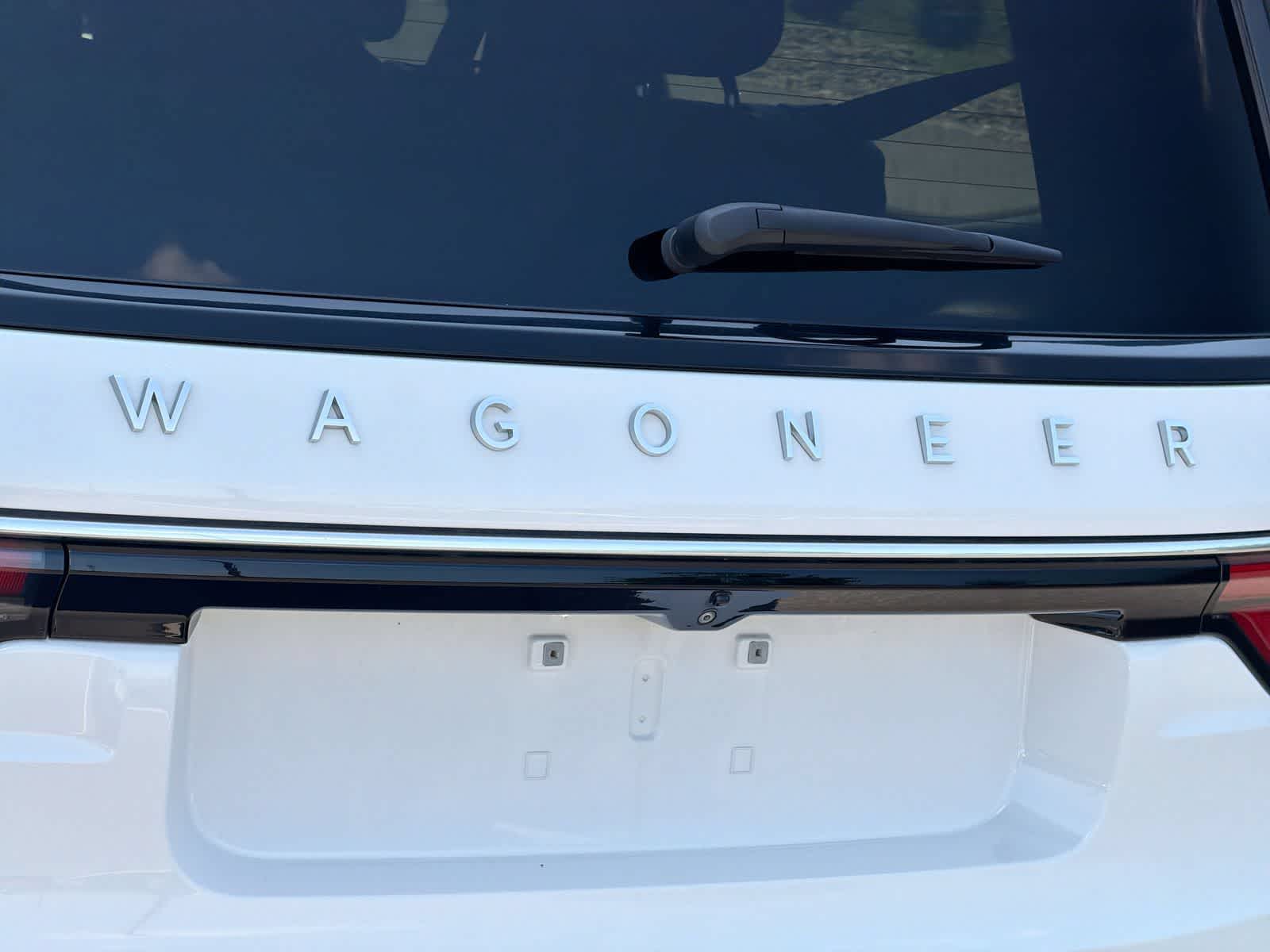 Thumbnail: 2022 Jeep Wagoneer - 11