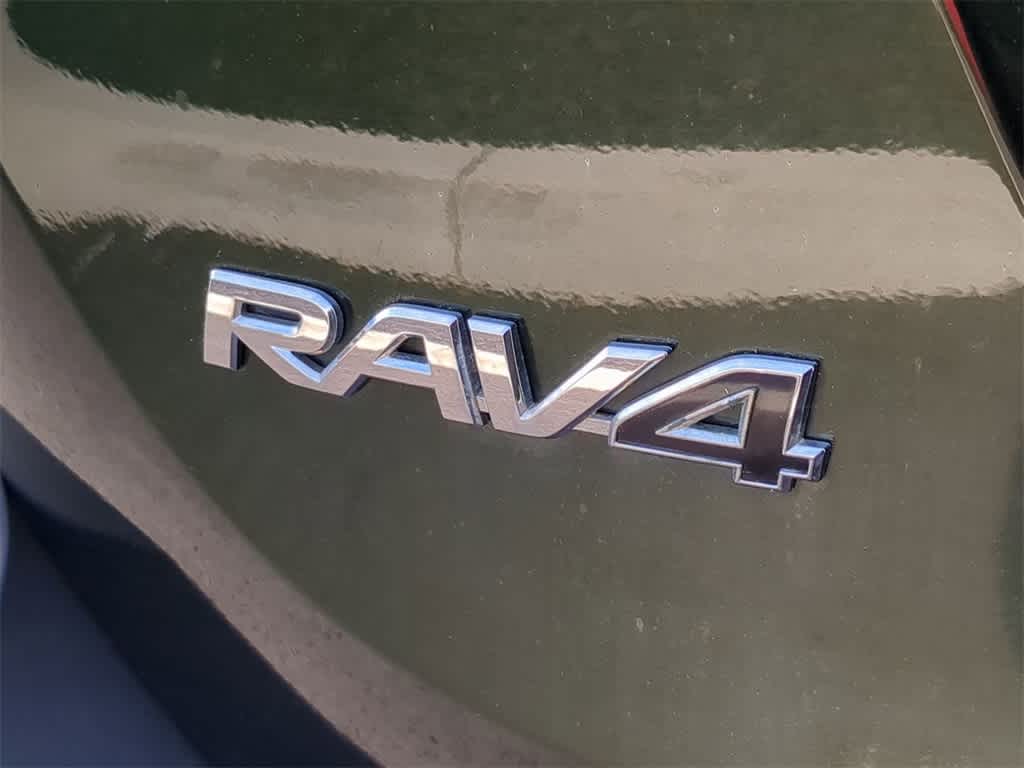Thumbnail: 2013 Toyota RAV4 - 13