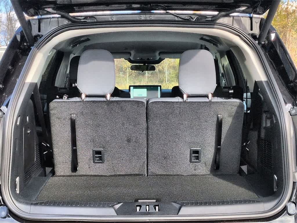 Thumbnail: 2026 Ford Explorer - 35