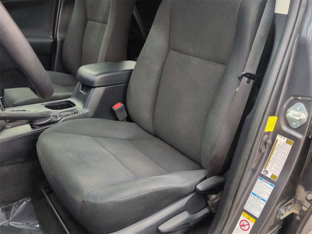 Thumbnail: 2016 Toyota RAV4 - 17
