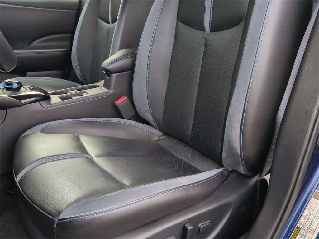 Thumbnail: 2019 Nissan Leaf - 17