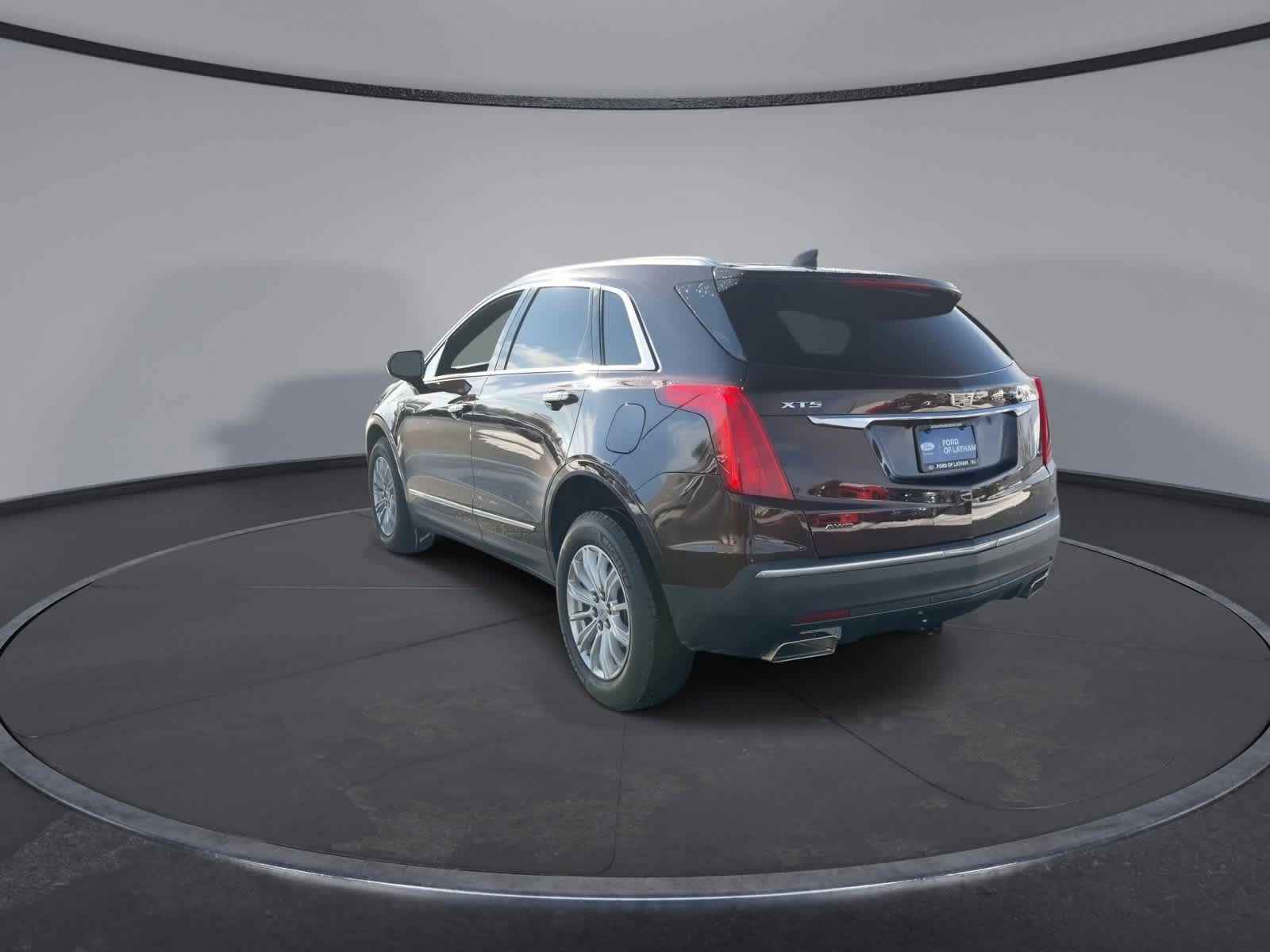 Thumbnail: 2018 Cadillac XT5 - 6
