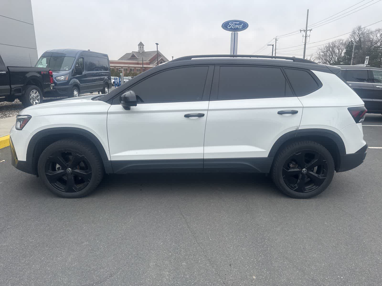 Thumbnail: 2025 Volkswagen Taos - 2