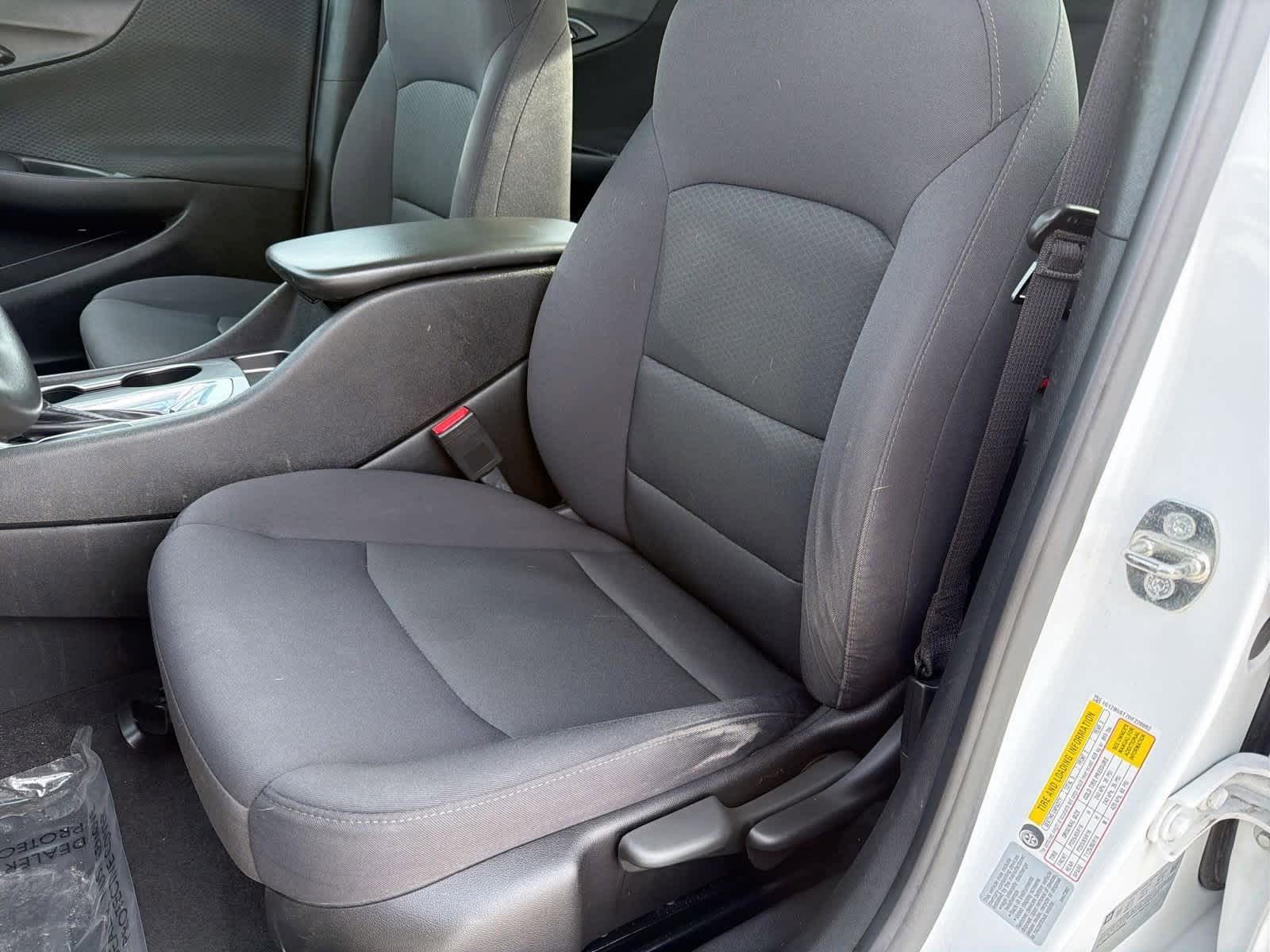 Thumbnail: 2017 Chevrolet Malibu - 17