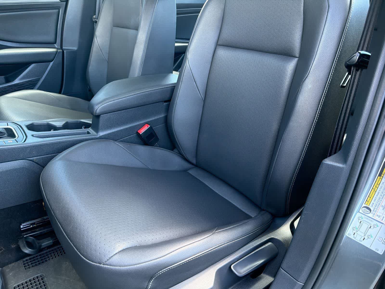 Thumbnail: 2019 Volkswagen Jetta - 17