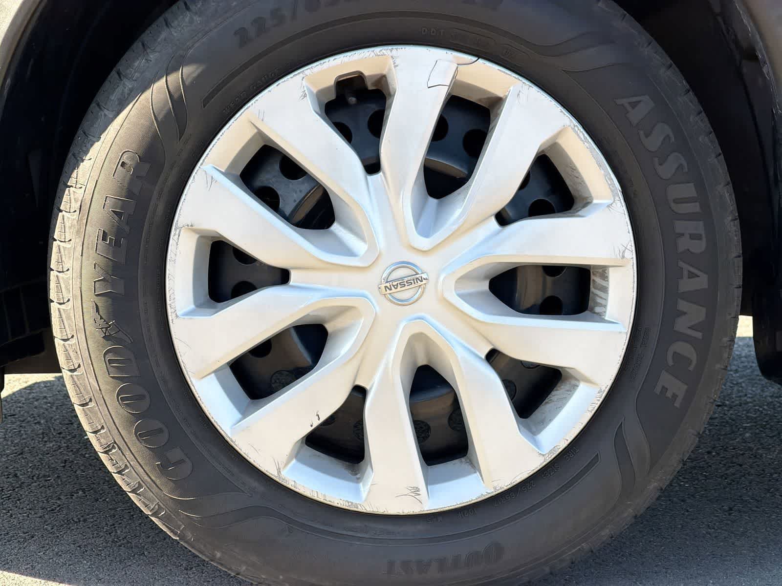 Thumbnail: 2017 Nissan Rogue - 14