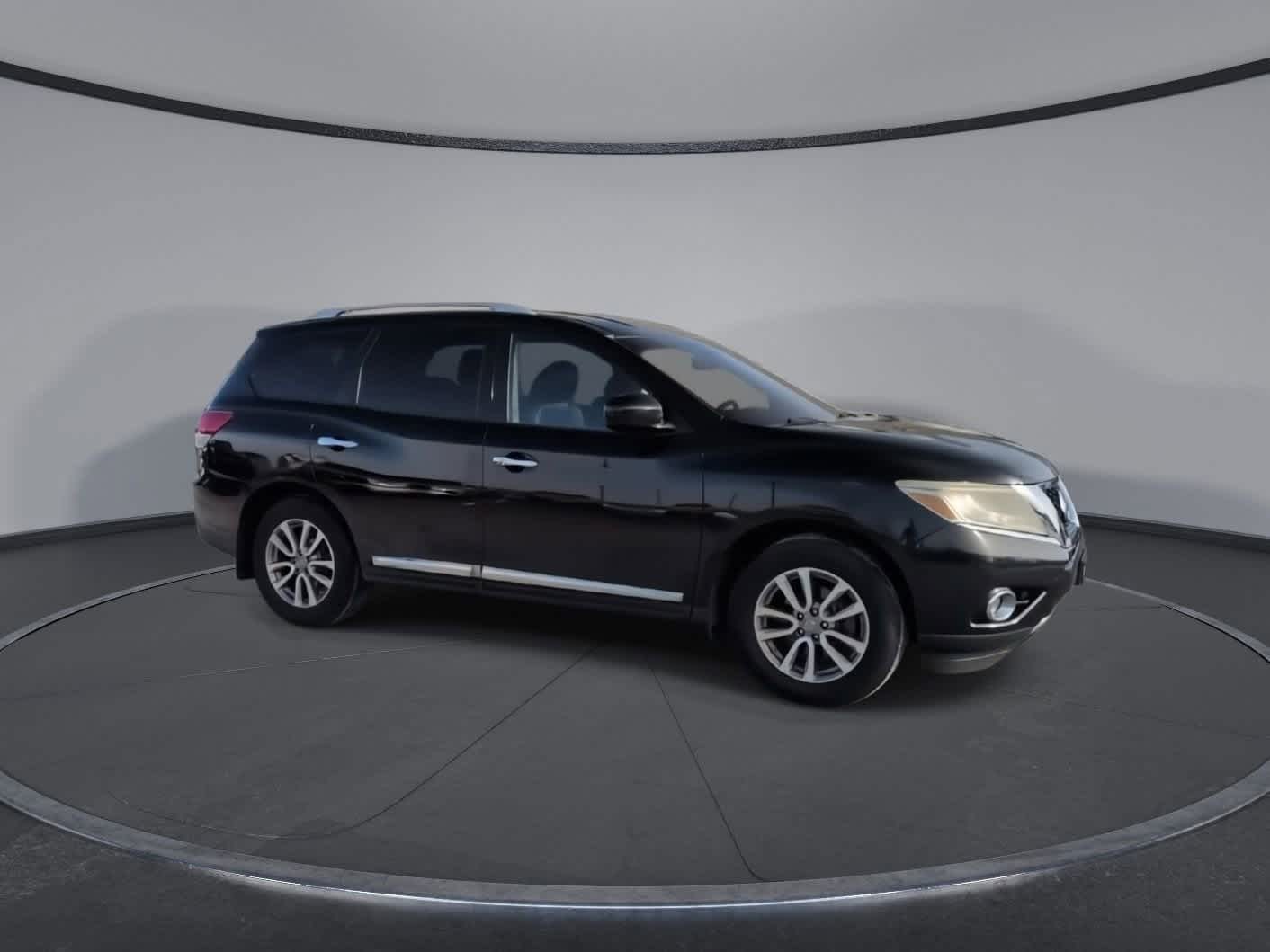 Thumbnail: 2016 Nissan Pathfinder - 2