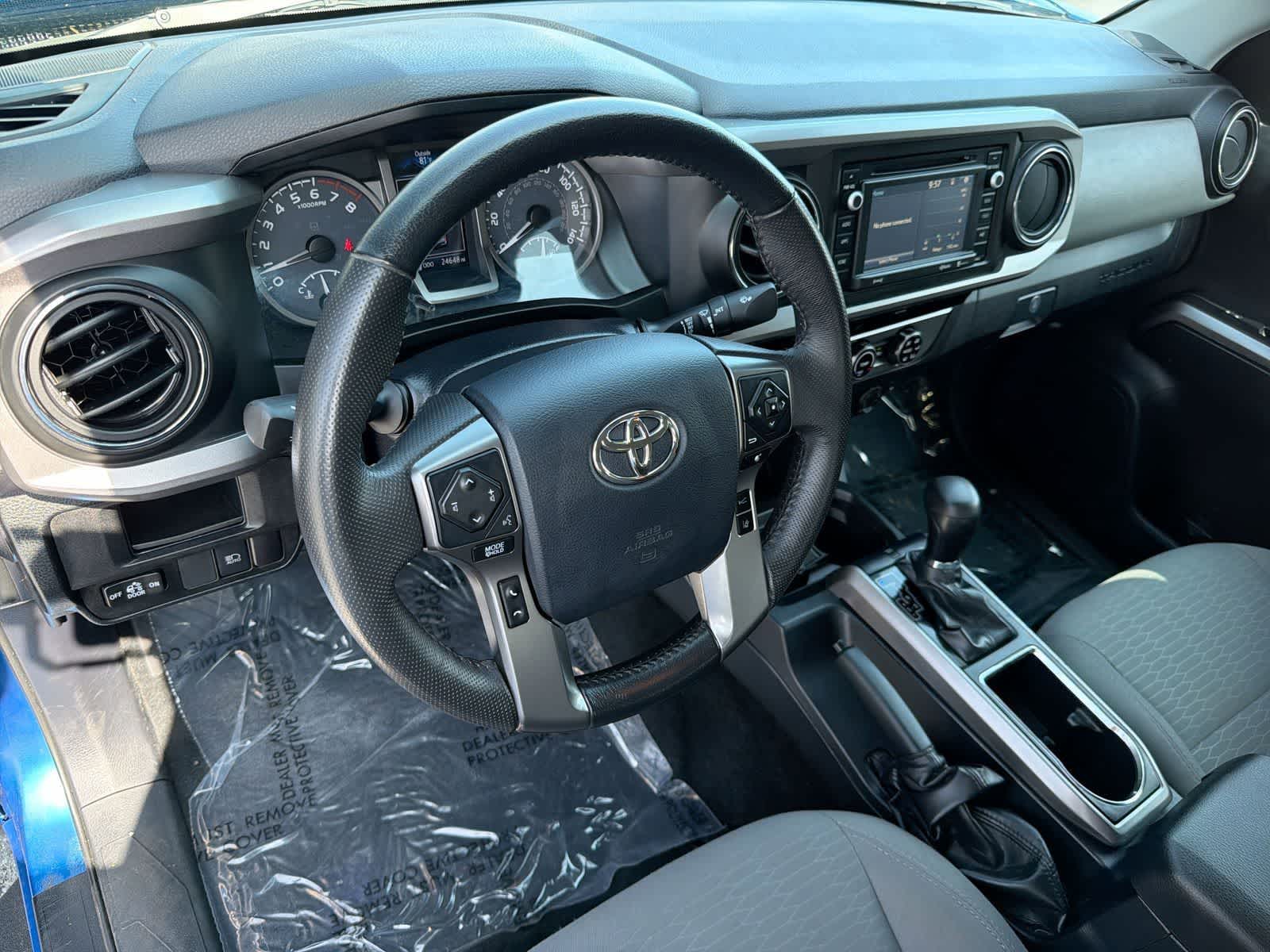 Thumbnail: 2018 Toyota Tacoma - 10
