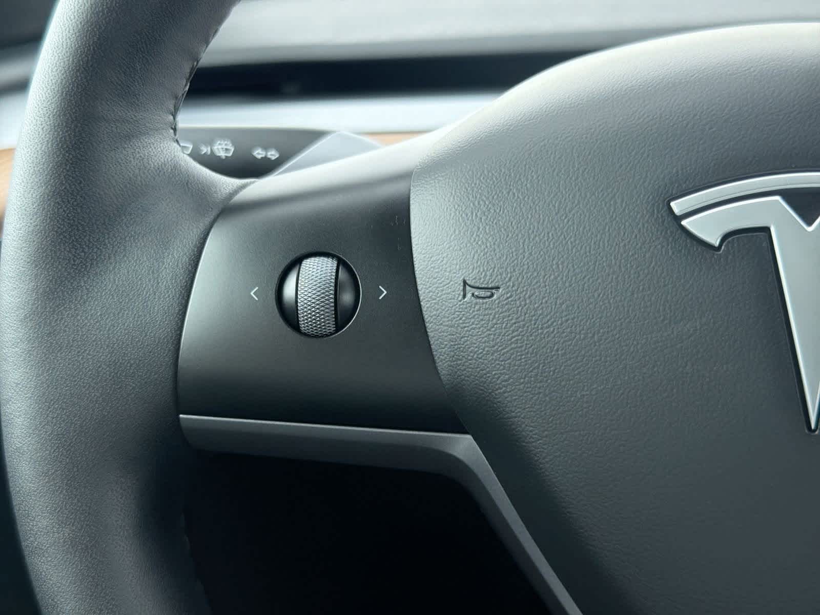 Thumbnail: 2022 Tesla Model Y - 25